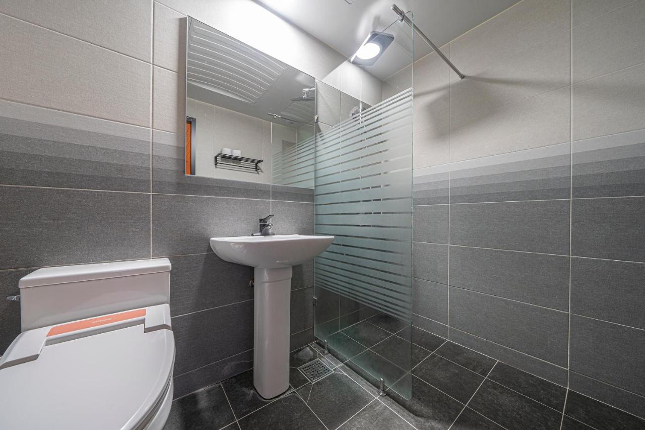 By Ths Valentine Hotel Incheon Siheung Екстер'єр фото